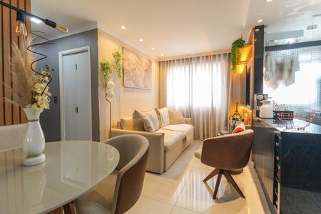 Sala de apartamento à venda com 2 quartos, 47m² em Vila Carmosina, São Paulo