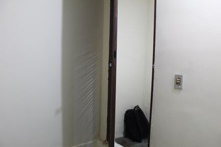 Casa de condomínio à venda com 303m², 5 quartos e 2 vagasQuarto de Serviço