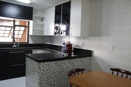 Casa de condomínio à venda com 303m², 5 quartos e 2 vagasCozinha