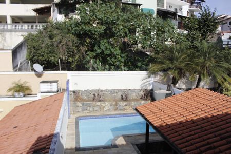 Casa de condomínio à venda com 303m², 5 quartos e 2 vagasVista da Suíte 1