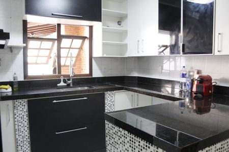 Casa de condomínio à venda com 303m², 5 quartos e 2 vagasCozinha