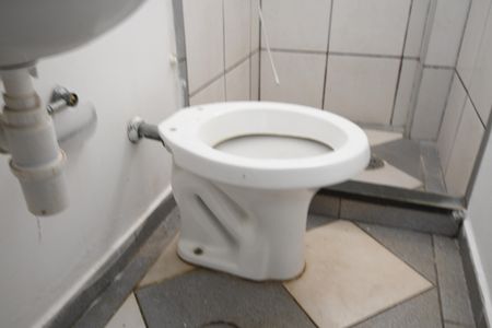 Banheiro de kitnet/studio para alugar com 1 quarto, 17m² em Cidade Universitária, Campinas