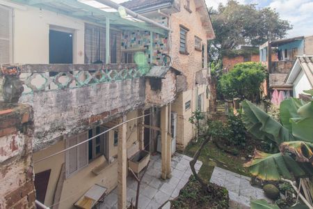 Casa à venda com 360m², 4 quartos e 3 vagas Casa à venda com 360m², 4 quartos e 3 vagasQuintal