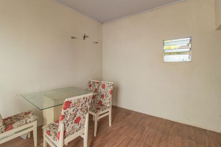 Casa à venda com 360m², 4 quartos e 3 vagas Casa à venda com 360m², 4 quartos e 3 vagasSala - Casa 2