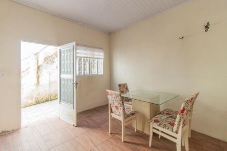 Casa à venda com 360m², 4 quartos e 3 vagas Casa à venda com 360m², 4 quartos e 3 vagasSala - Casa 2