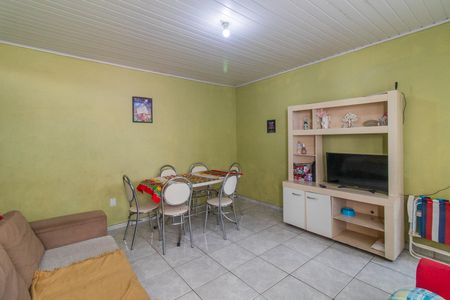 Casa à venda com 360m², 4 quartos e 3 vagas Casa à venda com 360m², 4 quartos e 3 vagasSala
