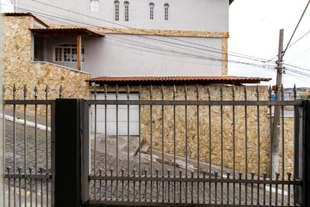 Vista do Quarto 1 de casa para alugar com 2 quartos, 78m² em Jardim Munhoz, Guarulhos