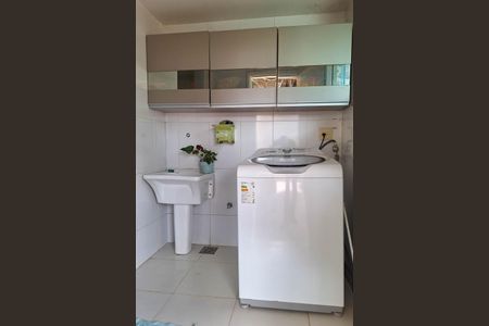 Casa à venda com 169m², 4 quartos e 3 vagas Casa à venda com 169m², 4 quartos e 3 vagasÁrea de Serviço