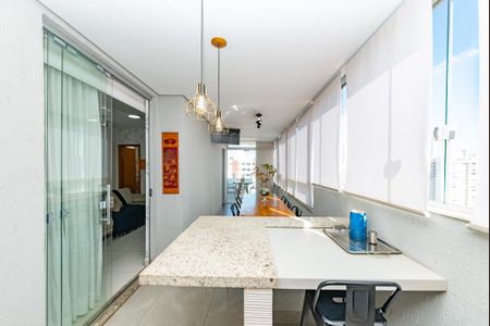 Apartamento à venda com 157m², 3 quartos e 2 vagas Apartamento à venda com 157m², 3 quartos e 2 vagasVaranda gourmet