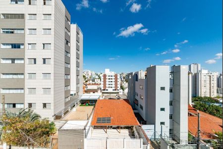Apartamento à venda com 157m², 3 quartos e 2 vagas Apartamento à venda com 157m², 3 quartos e 2 vagasVaranda - Vista