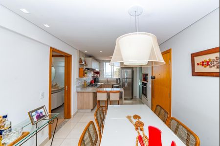 Apartamento à venda com 157m², 3 quartos e 2 vagas Apartamento à venda com 157m², 3 quartos e 2 vagasSala