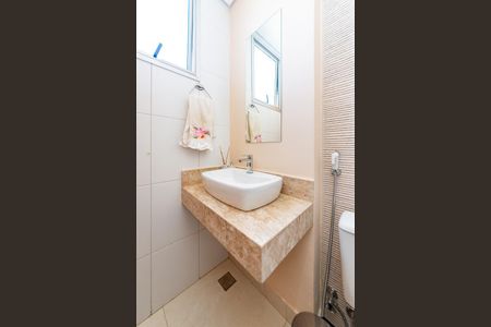 Apartamento à venda com 157m², 3 quartos e 2 vagas Apartamento à venda com 157m², 3 quartos e 2 vagasLavabo