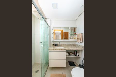 Apartamento à venda com 157m², 3 quartos e 2 vagas Apartamento à venda com 157m², 3 quartos e 2 vagasBanheiro da Suíte