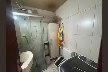 Banheiro de apartamento à venda com 2 quartos, 55m² em Santo Agostinho, Belo Horizonte
