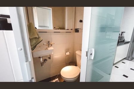 Apartamento à venda com 96m², 2 quartos e 2 vagasBanheiro de serviço