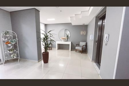 Apartamento à venda com 96m², 2 quartos e 2 vagasHall social