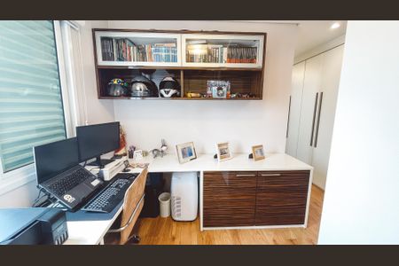 Apartamento à venda com 96m², 2 quartos e 2 vagasEscritório