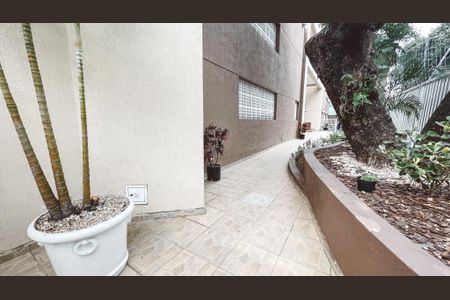 Apartamento à venda com 96m², 2 quartos e 2 vagasEntrada