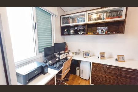 Apartamento à venda com 96m², 2 quartos e 2 vagasEscritório