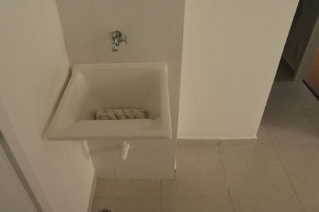 Sala e Cozinha Integrada de apartamento à venda com 2 quartos, 35m² em Parque Industrial Tomas Edson, São Paulo