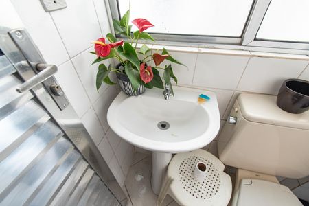 Apartamento à venda com 80m², 2 quartos e sem vaga Apartamento à venda com 80m², 2 quartos e sem vagaBanheiro de serviço