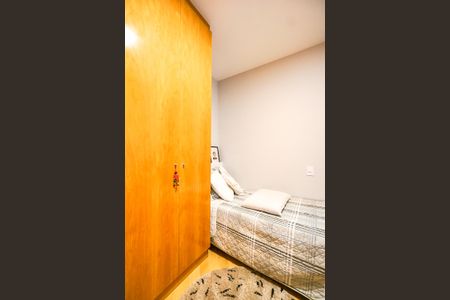 Apartamento à venda com 95m², 3 quartos e 2 vagasQuarto 02