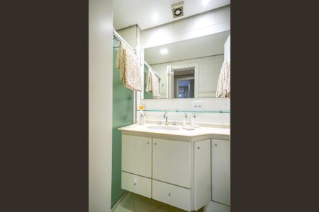 Apartamento à venda com 95m², 3 quartos e 2 vagasBanheiro social