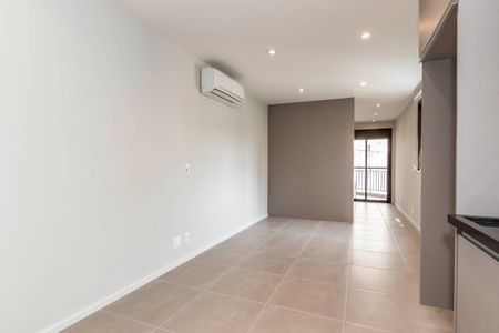 Apartamento à venda com 46m², 1 quarto e 1 vagaFoto 02