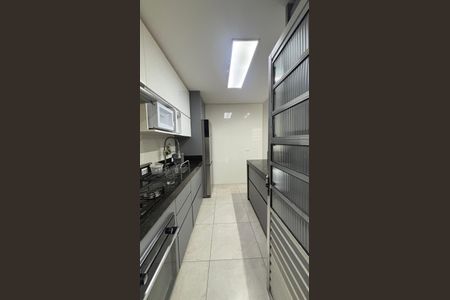 Casa à venda com 200m², 4 quartos e 3 vagas Casa à venda com 200m², 4 quartos e 3 vagasCozinha