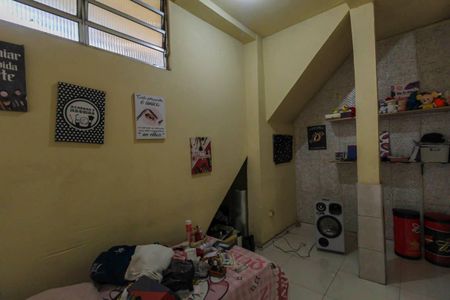 Casa à venda com 170m², 3 quartos e 2 vagas Casa à venda com 170m², 3 quartos e 2 vagasQuarto 5