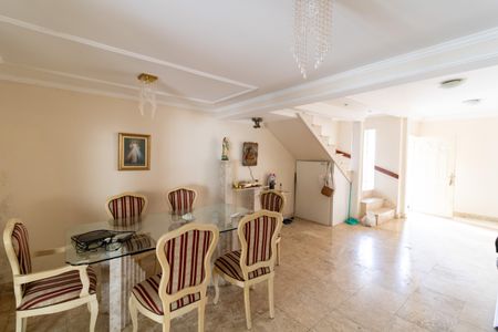 Sala de casa de condomínio para alugar com 2 quartos, 310m² em Cristal, Porto Alegre