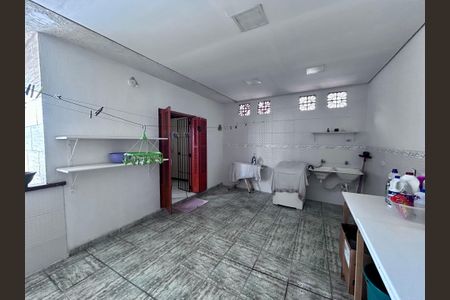 Casa para alugar com 262m², 3 quartos e 2 vagasÁrea de Serviço