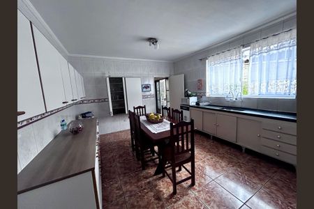 Casa para alugar com 262m², 3 quartos e 2 vagasCozinha