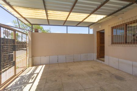 Área externa de casa à venda com 2 quartos, 55m² em Rio Branco, Canoas