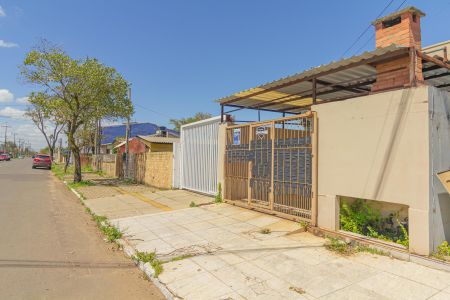 Fachada de casa à venda com 2 quartos, 55m² em Rio Branco, Canoas