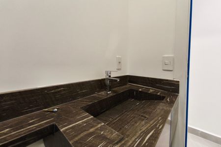 Casa à venda com 126m², 3 quartos e 4 vagas Casa à venda com 126m², 3 quartos e 4 vagasBanheiro Social