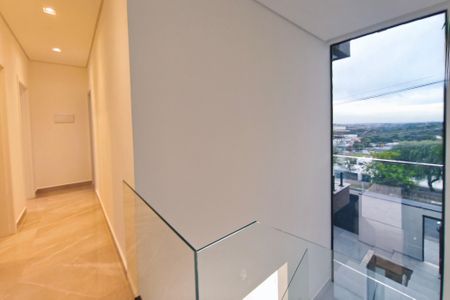 Casa à venda com 126m², 3 quartos e 4 vagas Casa à venda com 126m², 3 quartos e 4 vagasCorredor - Quartos