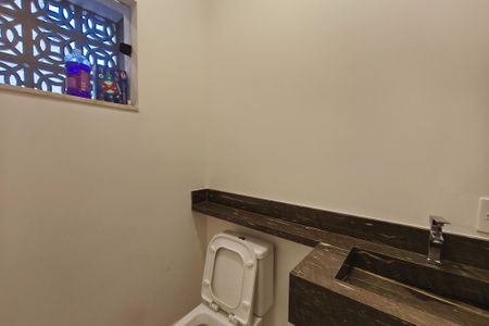 Casa à venda com 126m², 3 quartos e 4 vagas Casa à venda com 126m², 3 quartos e 4 vagasLavabo