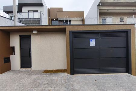 Casa à venda com 126m², 3 quartos e 4 vagas Casa à venda com 126m², 3 quartos e 4 vagasFachada
