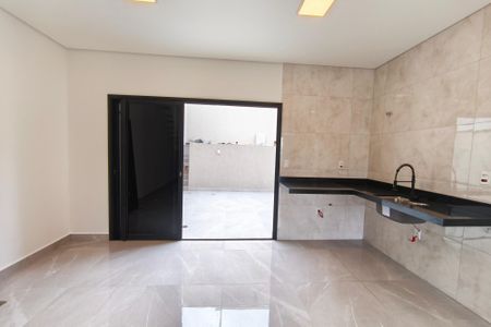 Casa à venda com 126m², 3 quartos e 4 vagas Casa à venda com 126m², 3 quartos e 4 vagasCozinha