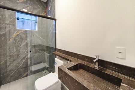 Casa à venda com 126m², 3 quartos e 4 vagas Casa à venda com 126m², 3 quartos e 4 vagasBanheiro Social