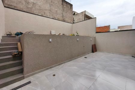 Casa à venda com 126m², 3 quartos e 4 vagas Casa à venda com 126m², 3 quartos e 4 vagasQuintal - Fundos