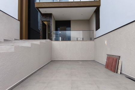 Casa à venda com 126m², 3 quartos e 4 vagas Casa à venda com 126m², 3 quartos e 4 vagasQuintal - Garagem