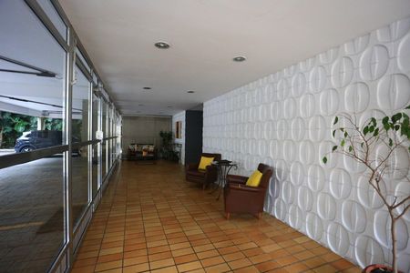 Apartamento à venda com 78m², 3 quartos e 1 vaga Apartamento à venda com 78m², 3 quartos e 1 vagaHall