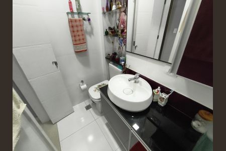 Apartamento à venda com 106m², 2 quartos e 1 vaga Apartamento à venda com 106m², 2 quartos e 1 vagaBanheiro