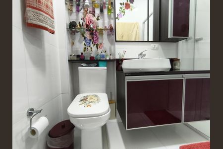 Apartamento à venda com 106m², 2 quartos e 1 vaga Apartamento à venda com 106m², 2 quartos e 1 vagaBanheiro