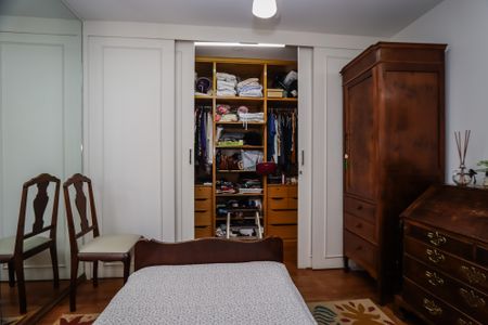 Apartamento à venda com 119m², 3 quartos e 2 vagas Apartamento à venda com 119m², 3 quartos e 2 vagasSuíte