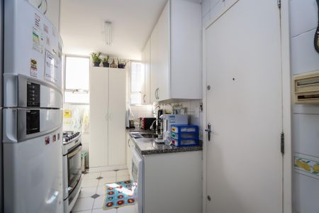 Apartamento à venda com 119m², 3 quartos e 2 vagas Apartamento à venda com 119m², 3 quartos e 2 vagasCozinha