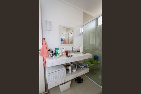 Apartamento à venda com 119m², 3 quartos e 2 vagas Apartamento à venda com 119m², 3 quartos e 2 vagasBanheiro da Suíte