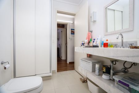 Apartamento à venda com 119m², 3 quartos e 2 vagas Apartamento à venda com 119m², 3 quartos e 2 vagasBanheiro da Suíte